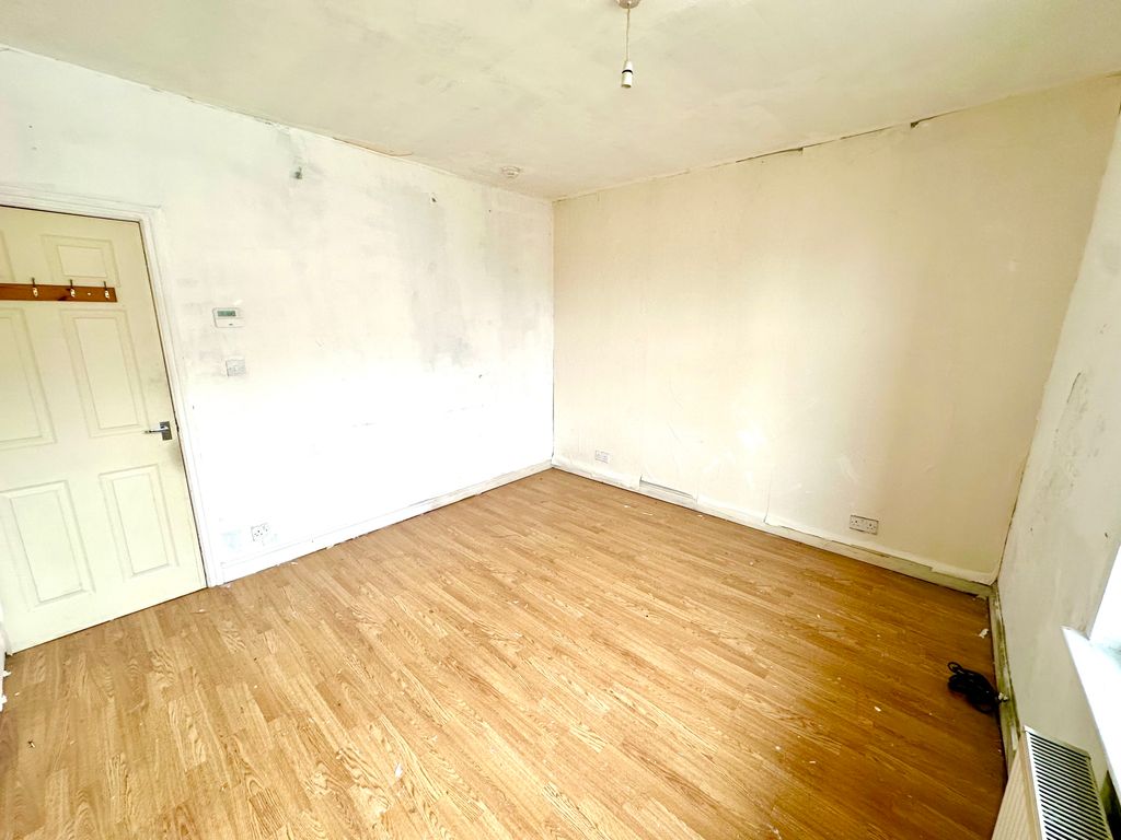 Property photo 1 of 9 Image