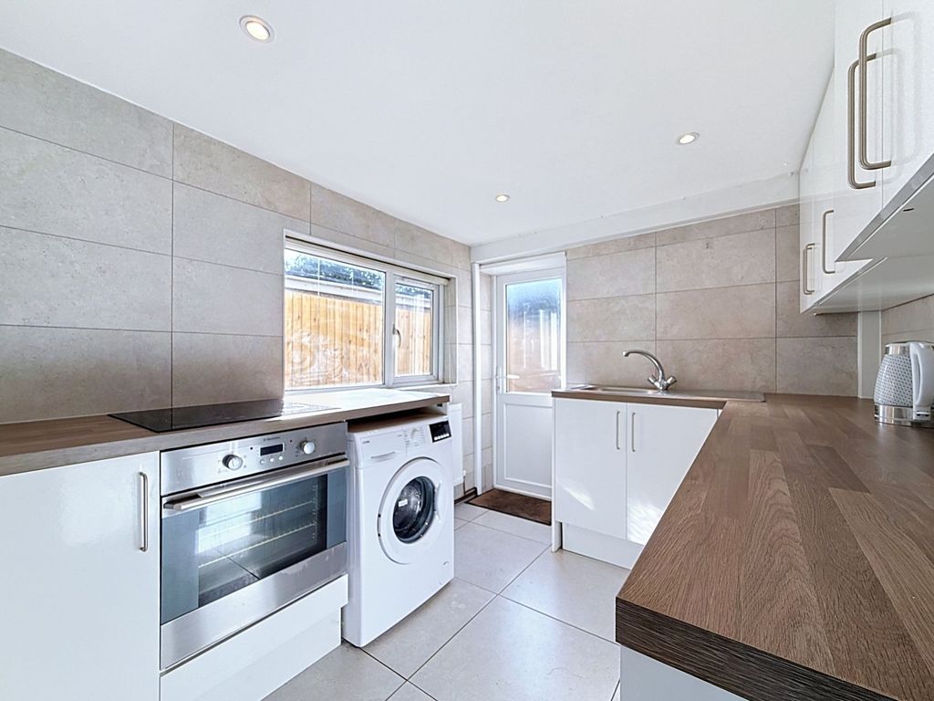 Property photo 2 of 15 Kitchen