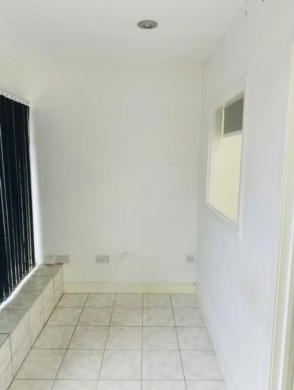 Property photo 2 of 4 Gallery