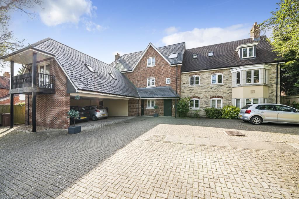 Property photo 1 of 10 External Front
