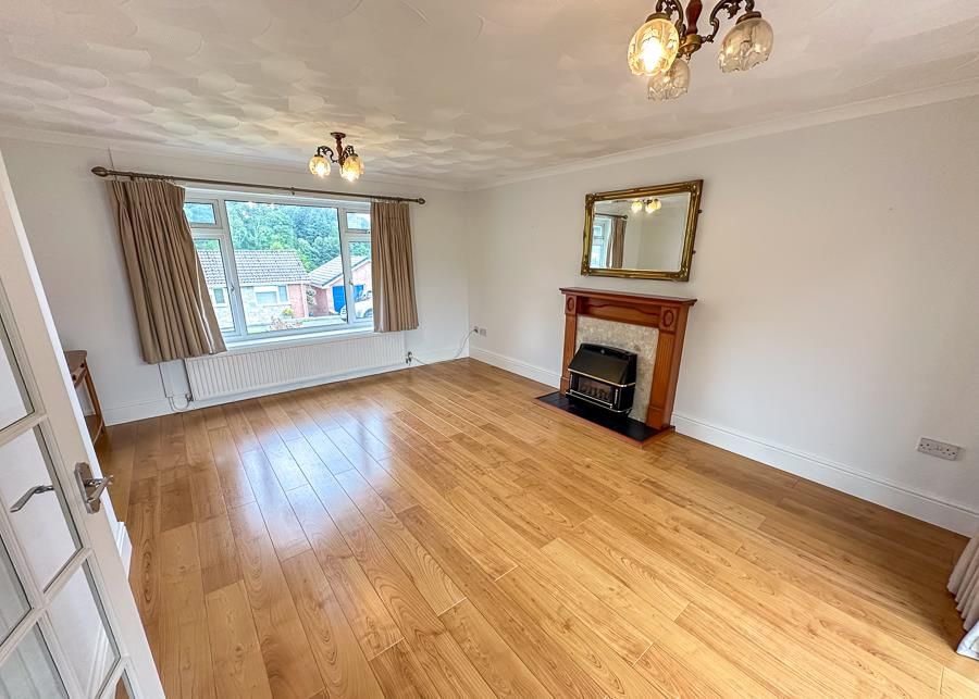 Property photo 3 of 17 Living / Dining Room