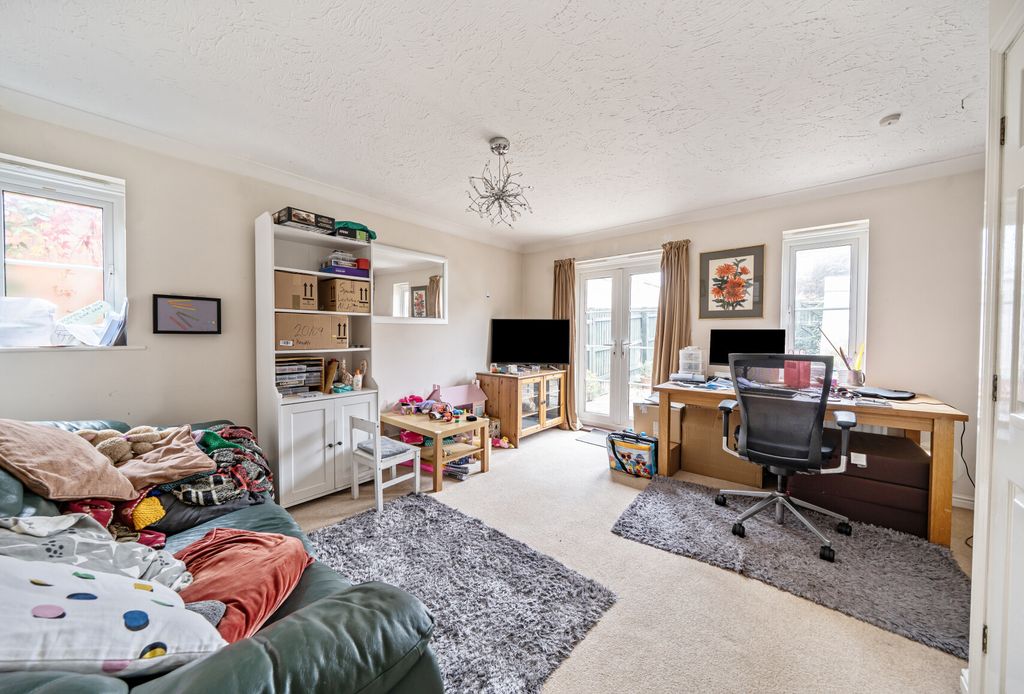 Property photo 3 of 13 1362981-1-68E4E38...