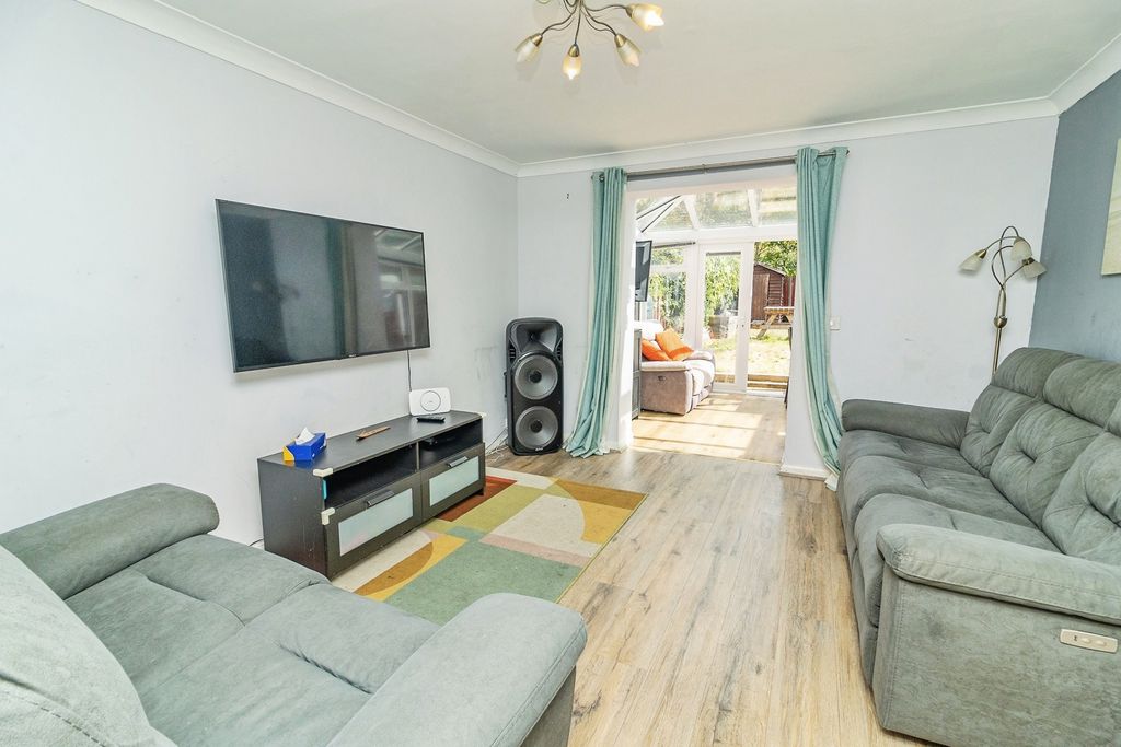 Property photo 2 of 17 Photo