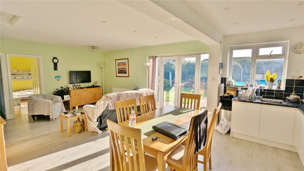 Property photo 2 of 9 Picture No. 08
