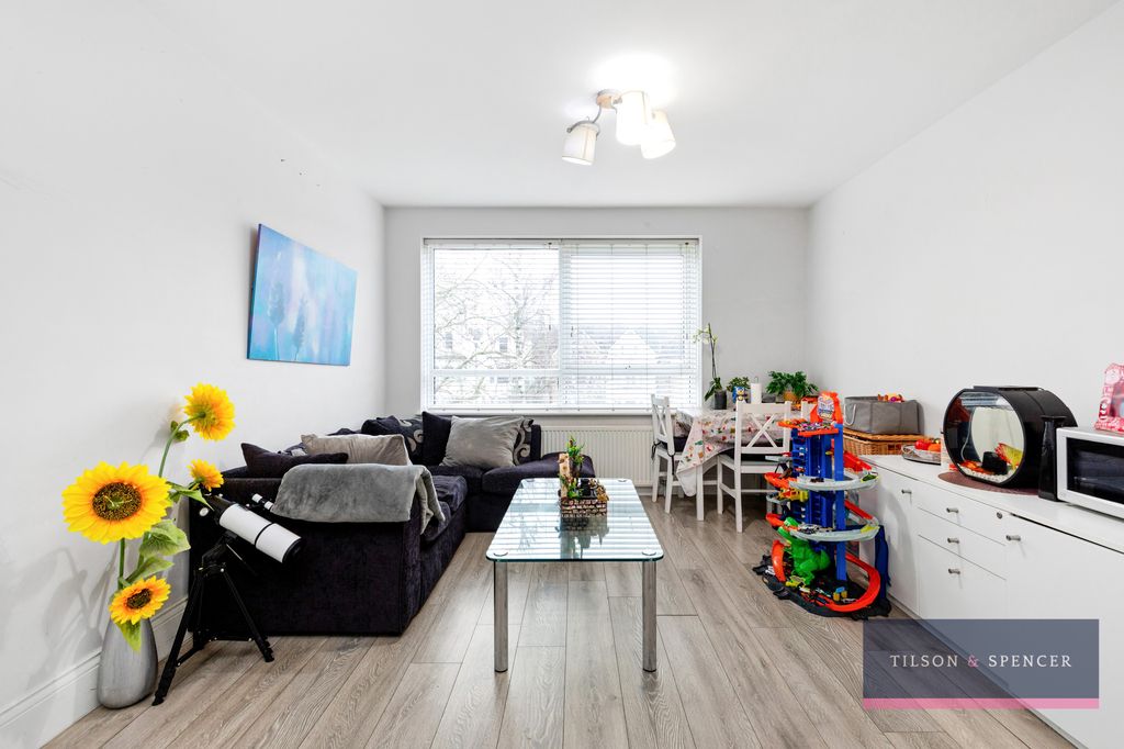 Property photo 3 of 17 3