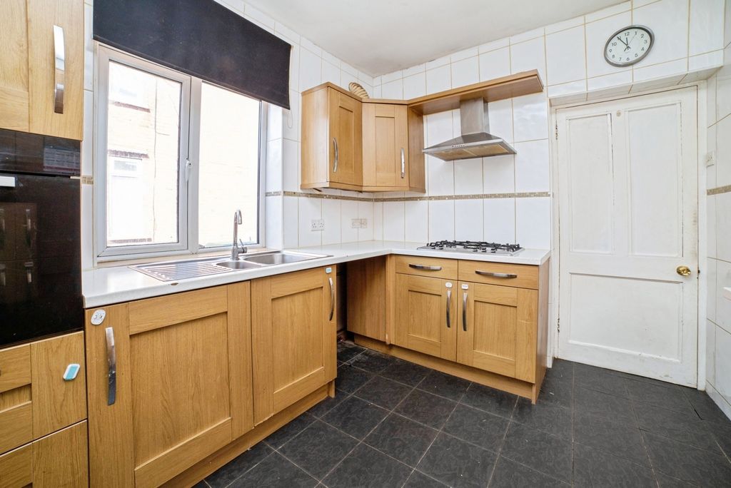Property photo 2 of 17 Photo