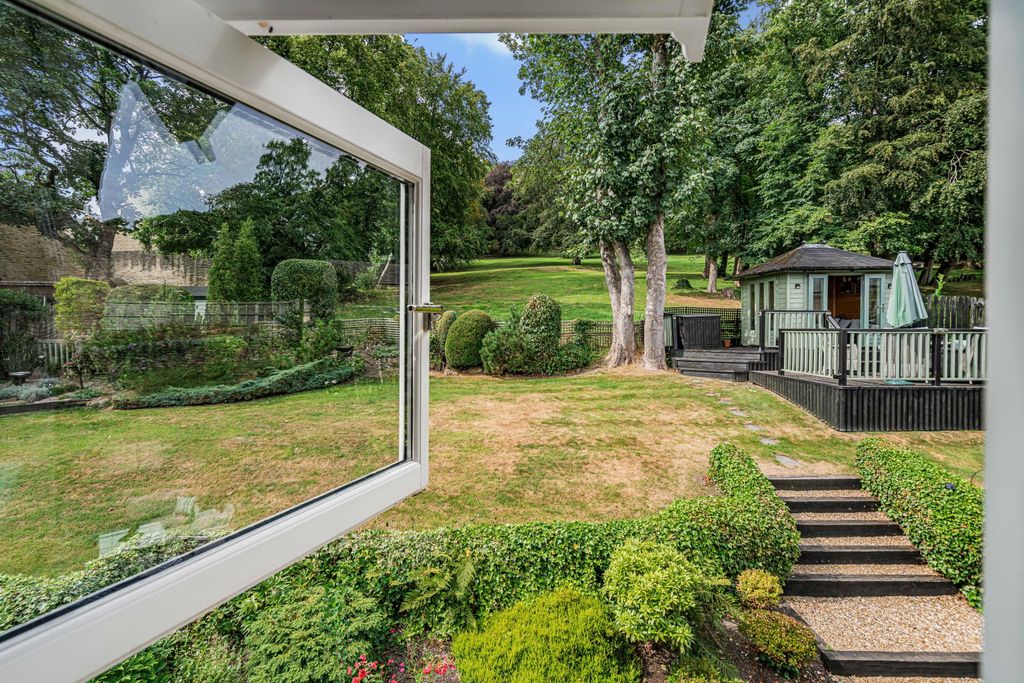 Property photo 2 of 45