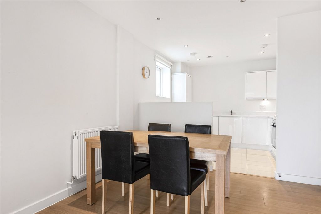 Property photo 3 of 19 Picture No. 24