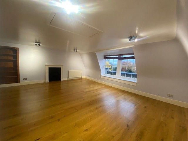 Property photo 3 of 11 Living Room