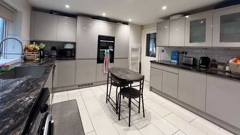 Property photo 2 of 18 Photo 3