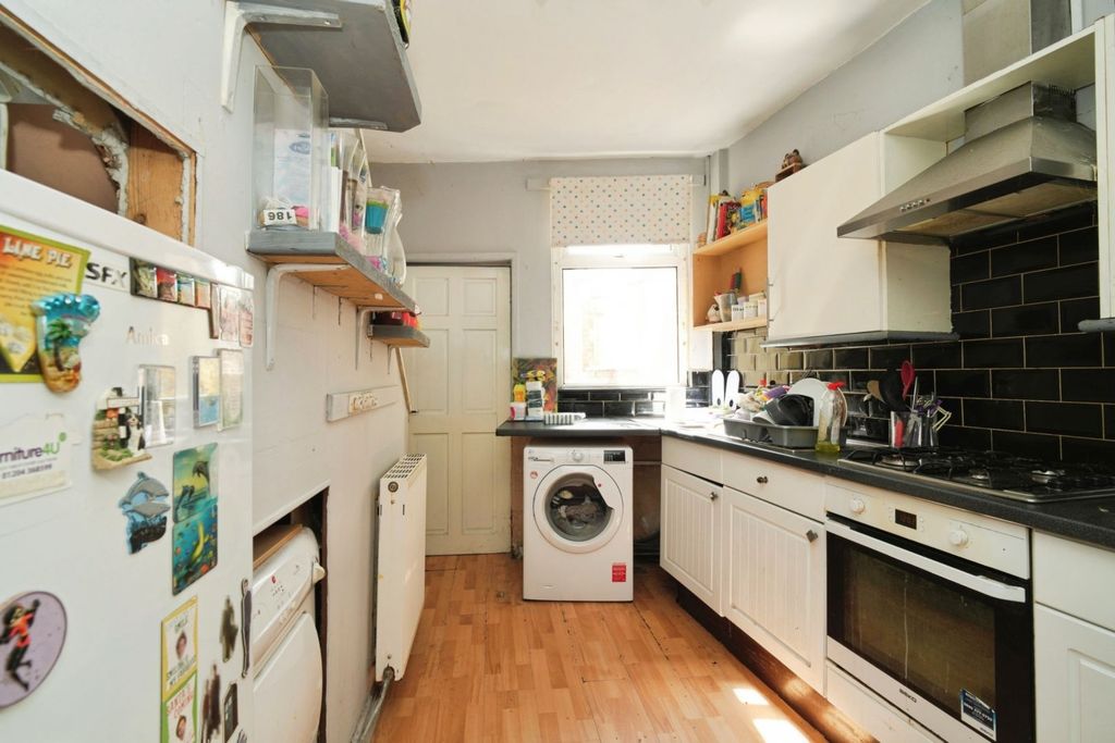 Property photo 2 of 8
