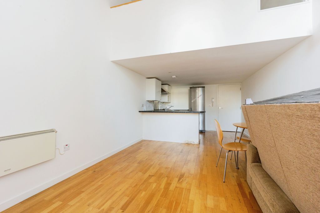 Property photo 3 of 18 Photography