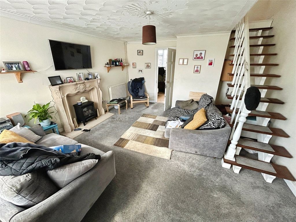 Property photo 2 of 10 Picture No. 11