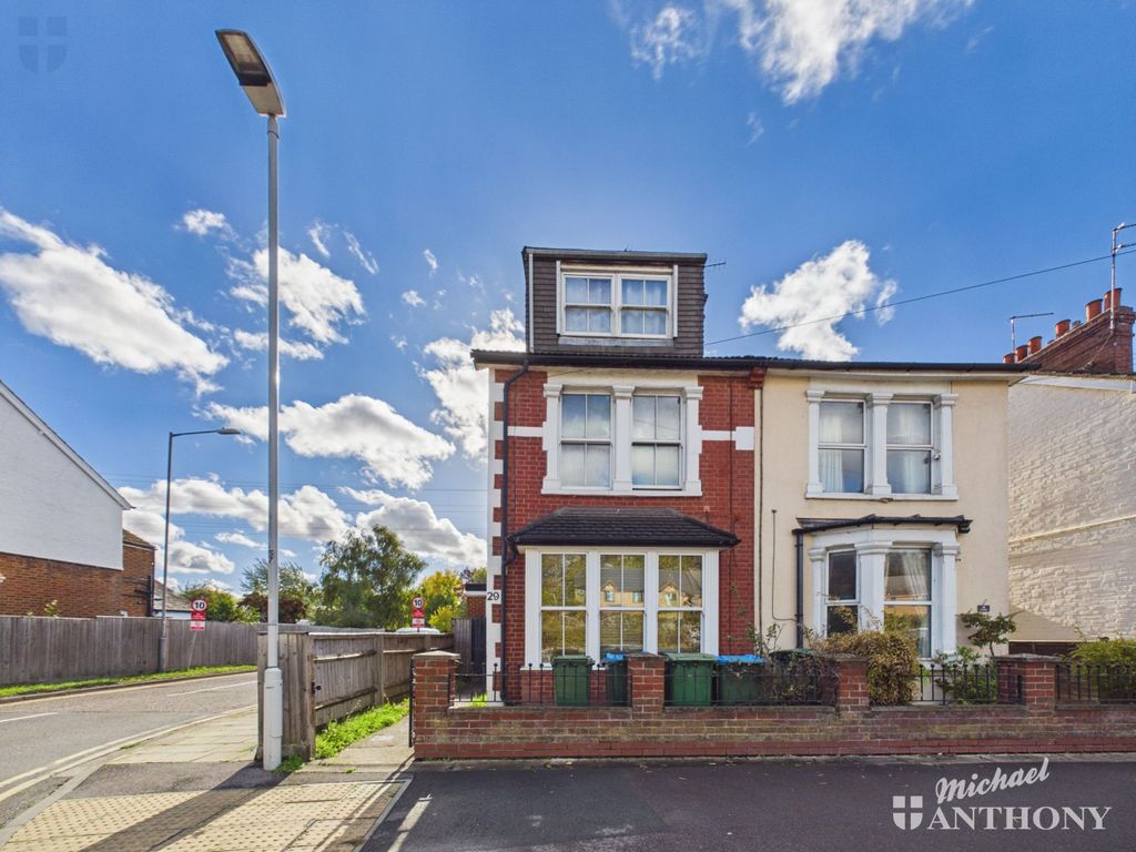 Property photo 1 of 18 Cam03852G0-Pr0824-Still021