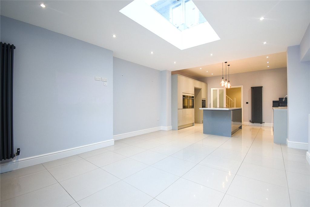 Property photo 3 of 16 Picture No. 20