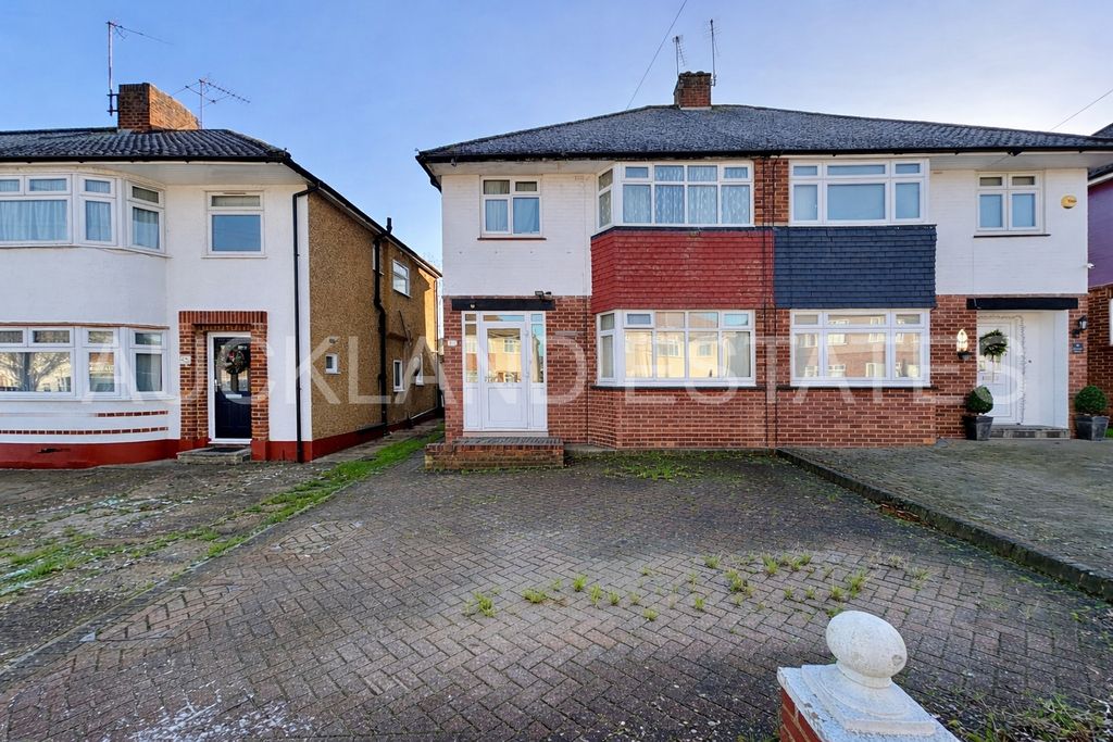 Property photo 1 of 13 E17E7307-CD3B-4401-Bfe5-1A2958568854