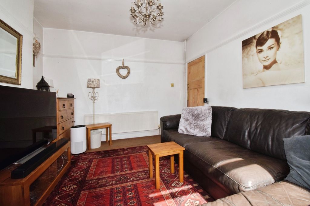 Property photo 2 of 17 Photo
