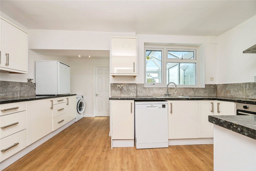 Property photo 2 of 14 Kitchen