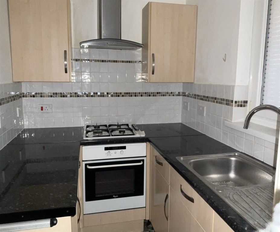 Property photo 1 of 8 Kitchen