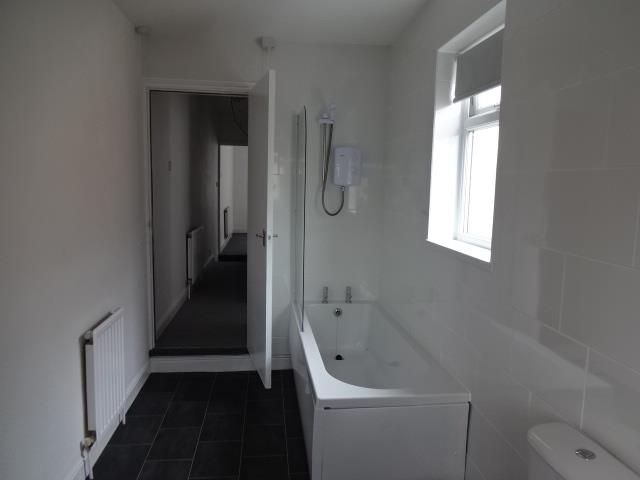 Property photo 2 of 9 Bathroom