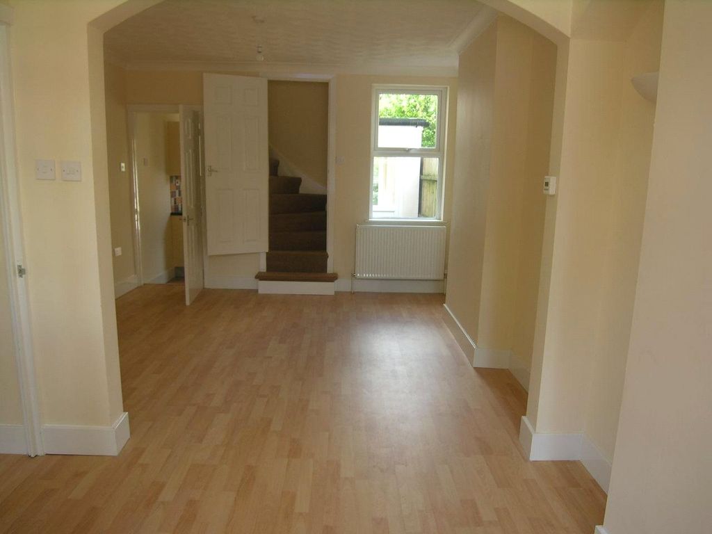 Property photo 2 of 8 Lounge/Dining Area