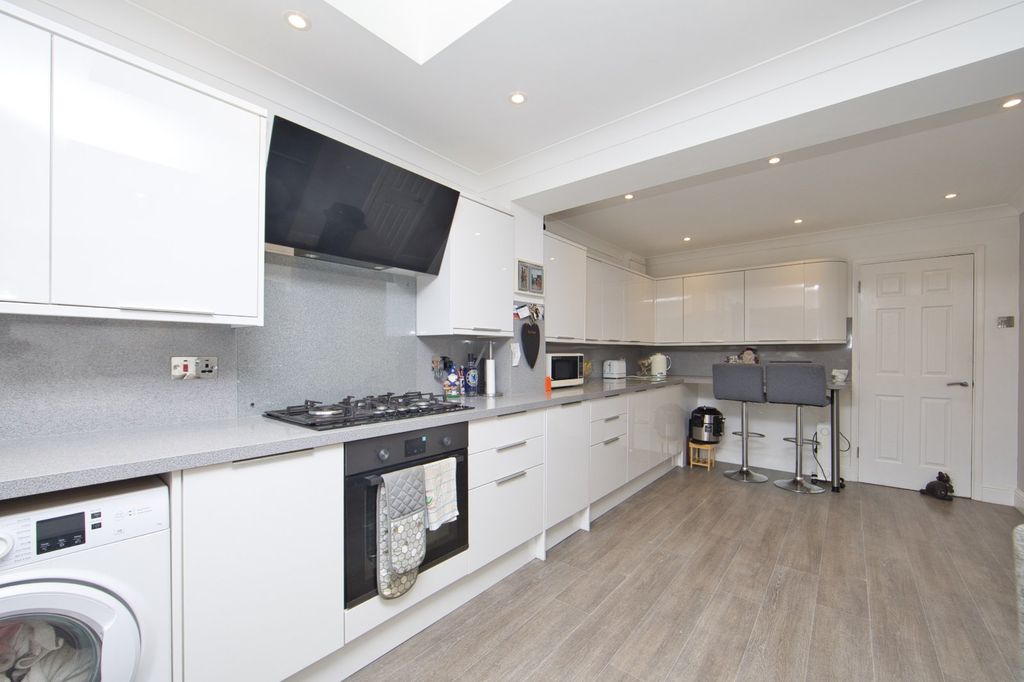 Property photo 3 of 9 Picture 3