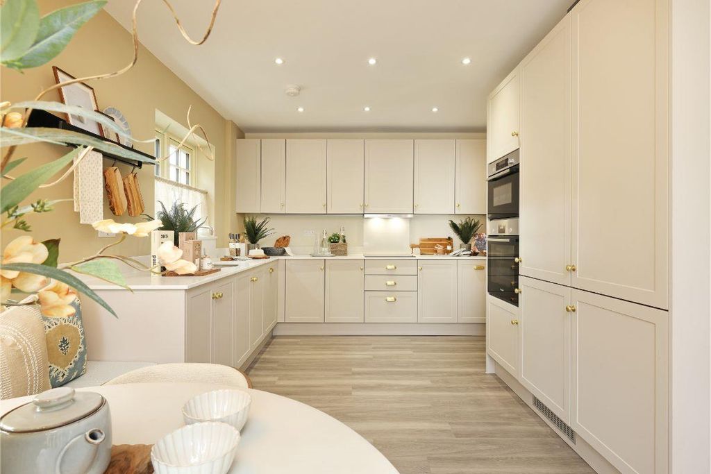 Property photo 2 of 17 Image