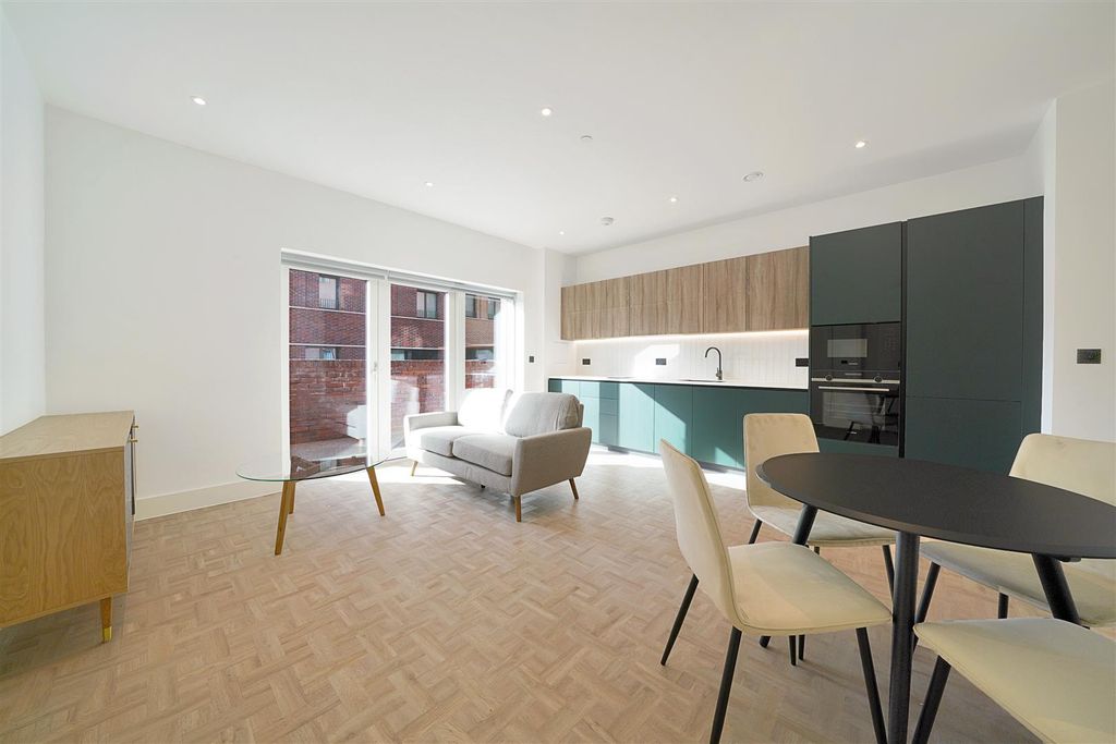 Property photo 2 of 23 2 Viridis Apartments, 1 Monarch Square - B0I84Uvws