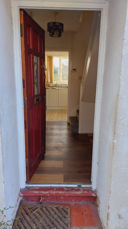 Property photo 2 of 25