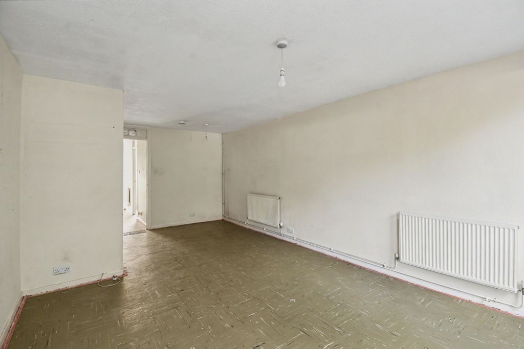 Property photo 3 of 16 148 Thirlmere Gardens, Northwood, Hillingdon Ha6 2Ru