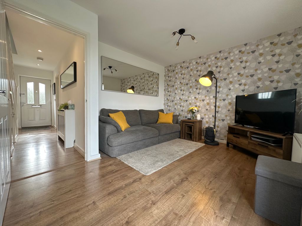 Property photo 3 of 15 Lounge