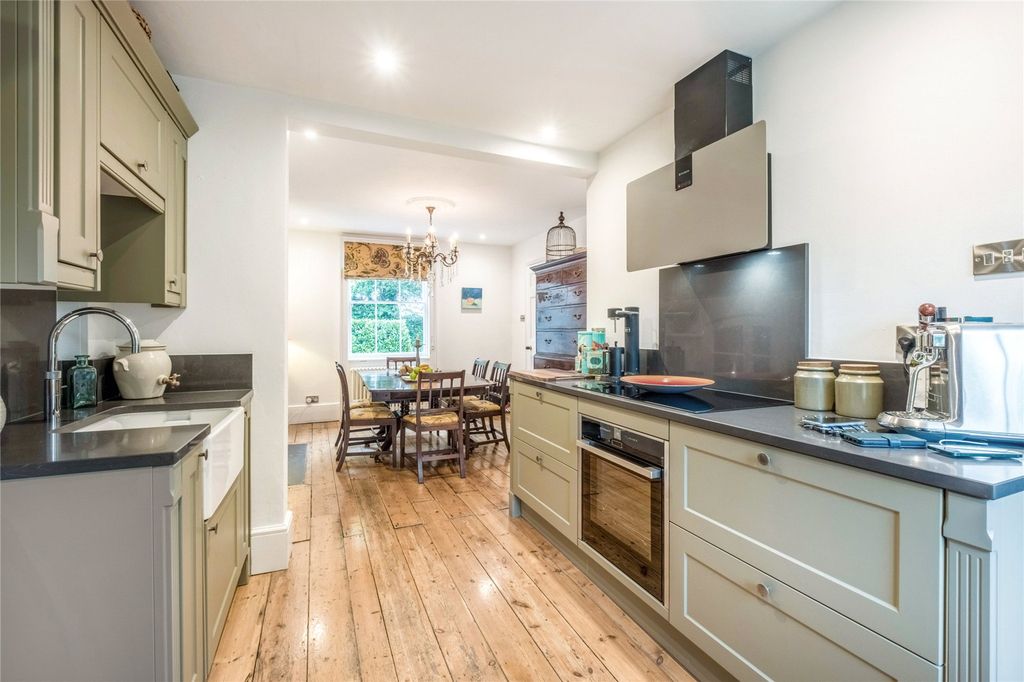 Property photo 3 of 14 Kitchen