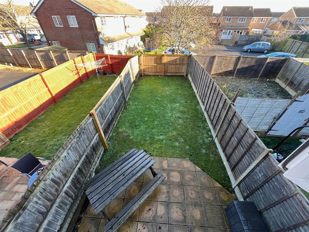 Property photo 3 of 12