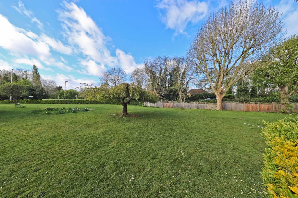 Property photo 3 of 14 4156003