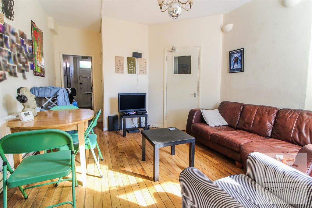 Property photo 3 of 12 Img_8561.Jpg