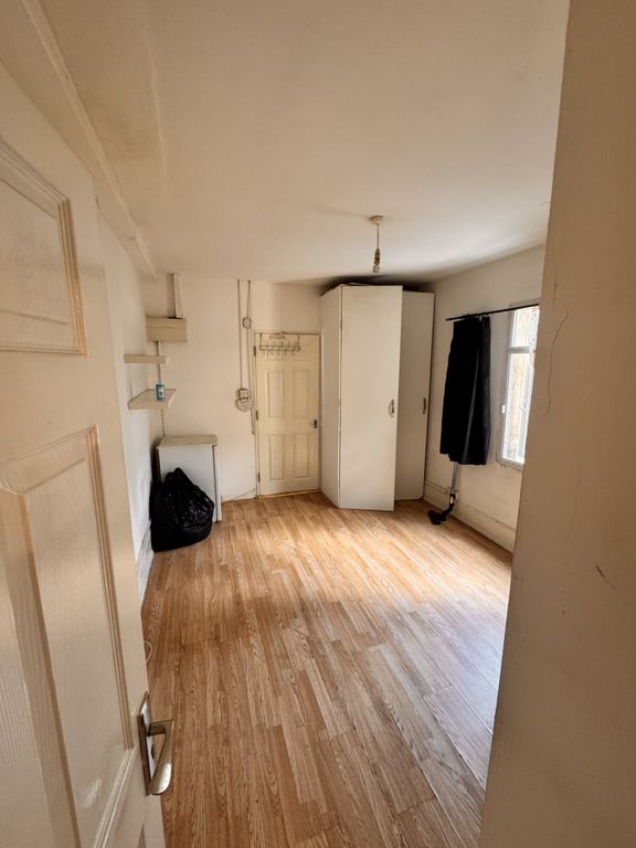 Property photo 3 of 4