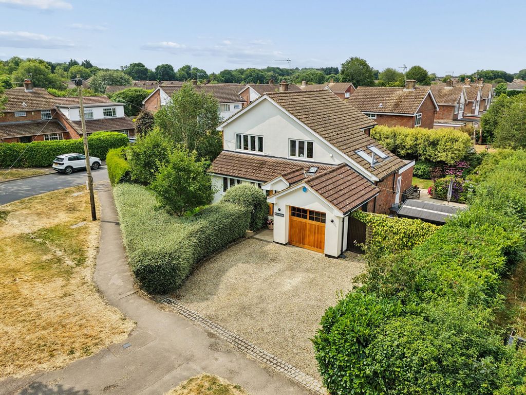 Property photo 2 of 31