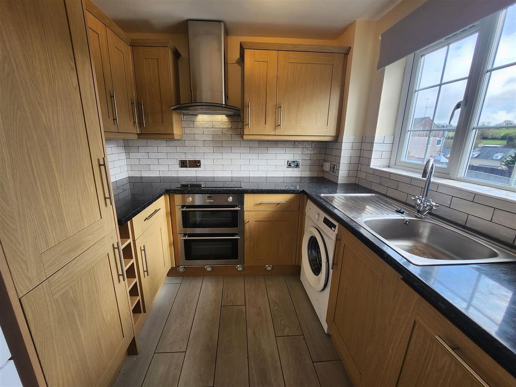 Property photo 3 of 21