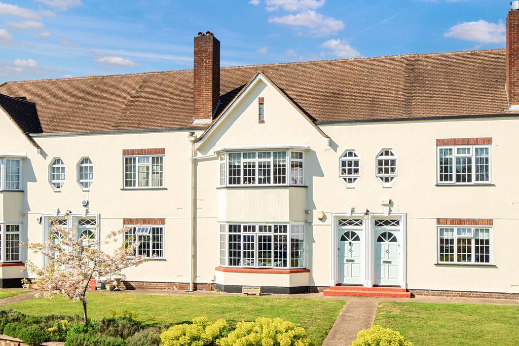 Property photo 1 of 18 Exterior