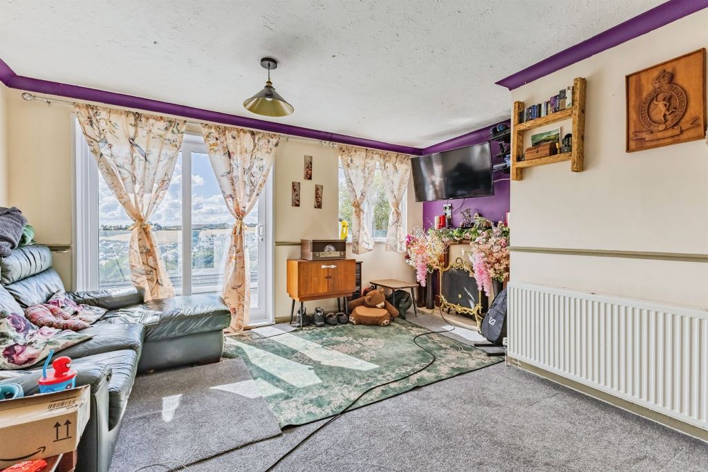 Property photo 3 of 25