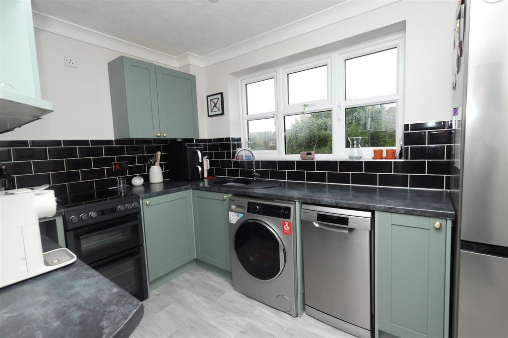 Property photo 1 of 13 Kitchen