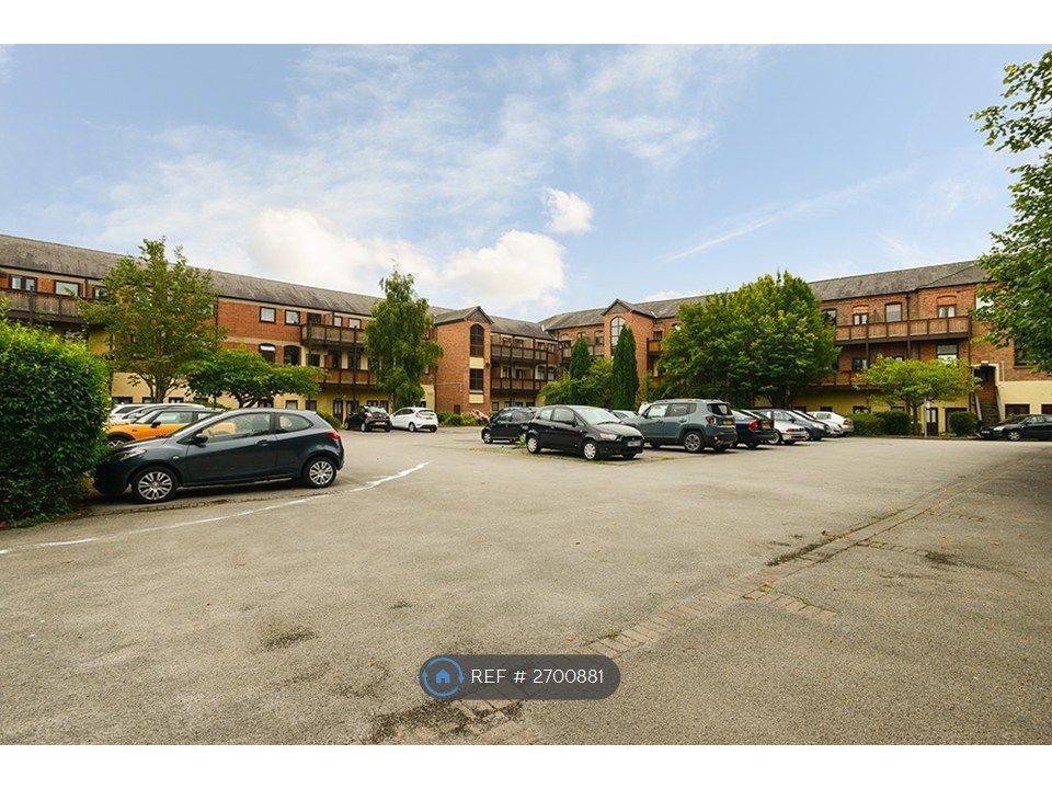 Property photo 3 of 12 Car Park