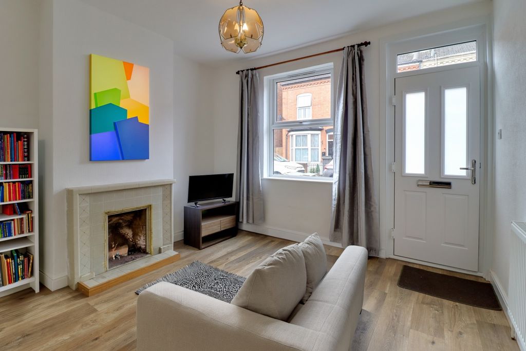 Property photo 3 of 19 Furnishing Suggestion