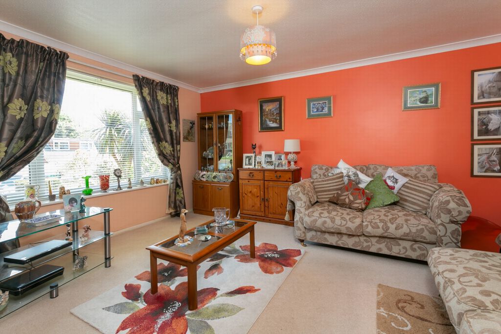 Property photo 2 of 14 Sitting Room