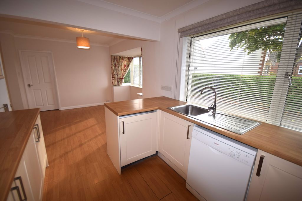 Property photo 3 of 15 Kitchen/Diner