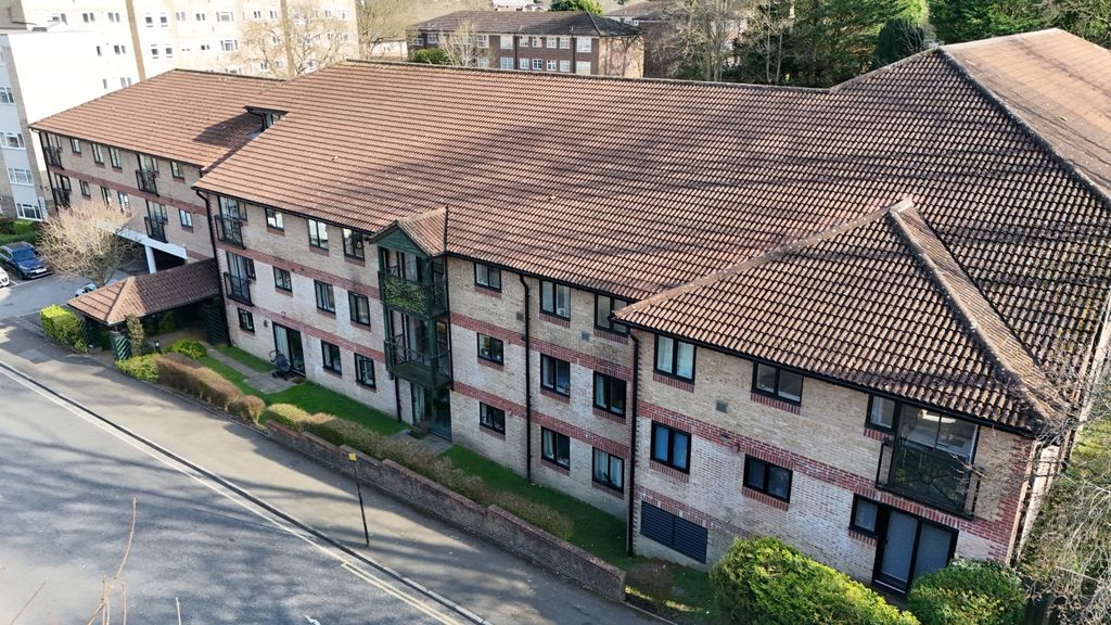 Property photo 1 of 13 Manhattan Court Brighton Ewemove Brighton And Hove