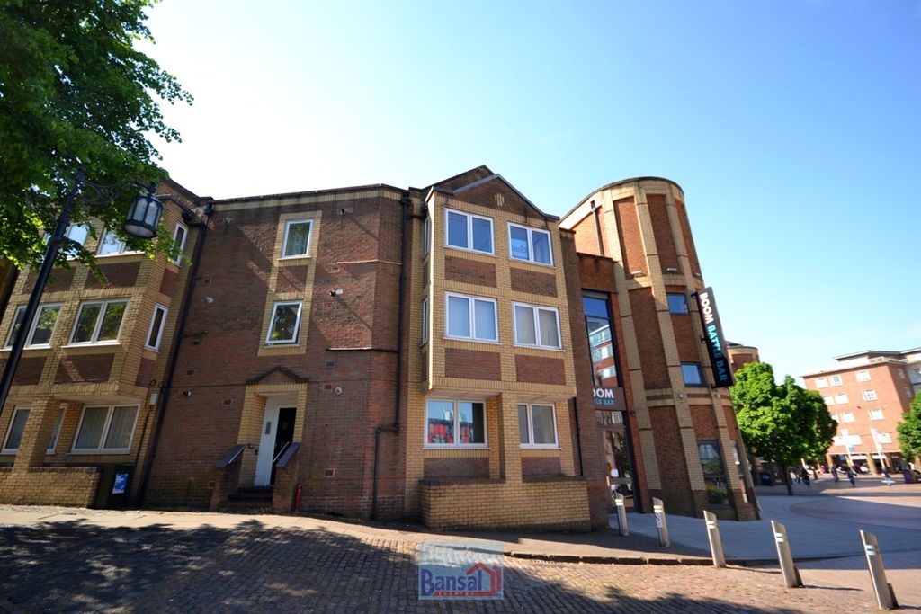Property photo 2 of 17