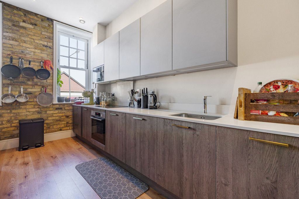 Property photo 3 of 14 Kicthen