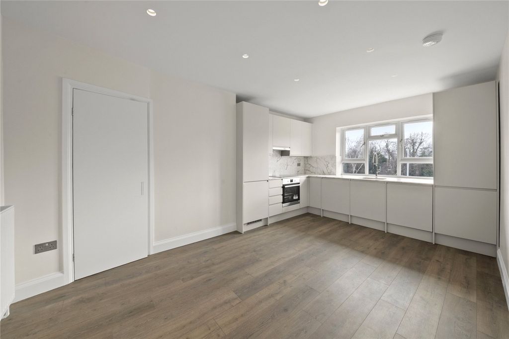 Property photo 1 of 9 Picture No. 05