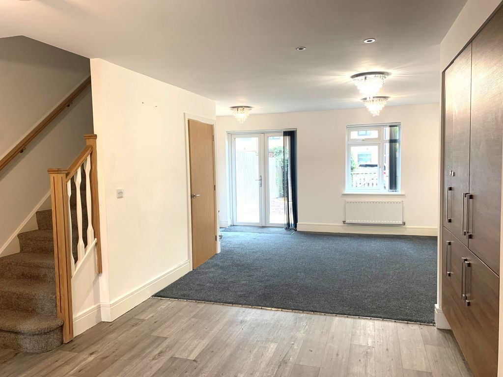 Property photo 2 of 11 K8